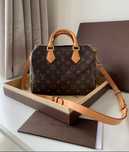 Louis Vuitton Speedy 25 original  comprada na Avenida da Liberdade