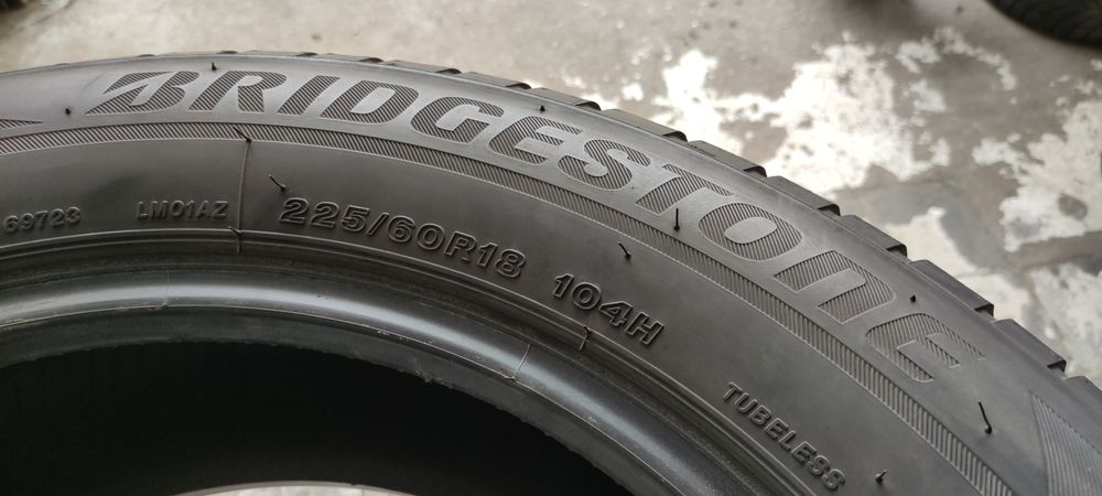 1x 225/60R18 Bridgestone Blizzak LM001 104H 5,1mm RunFlat
