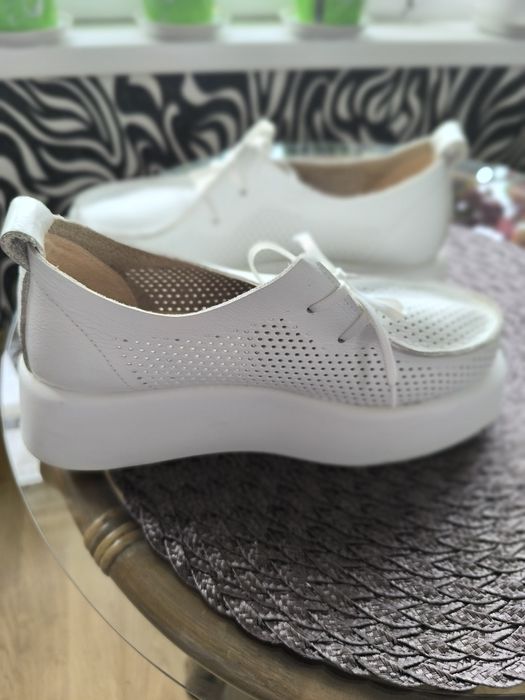 Жіночі шкіряні кеди- кросівки