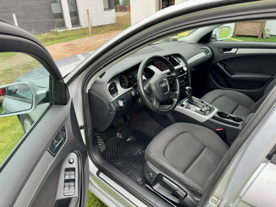 Sprzedam Audi A4 B8 2.0 TDI 2010 rok
