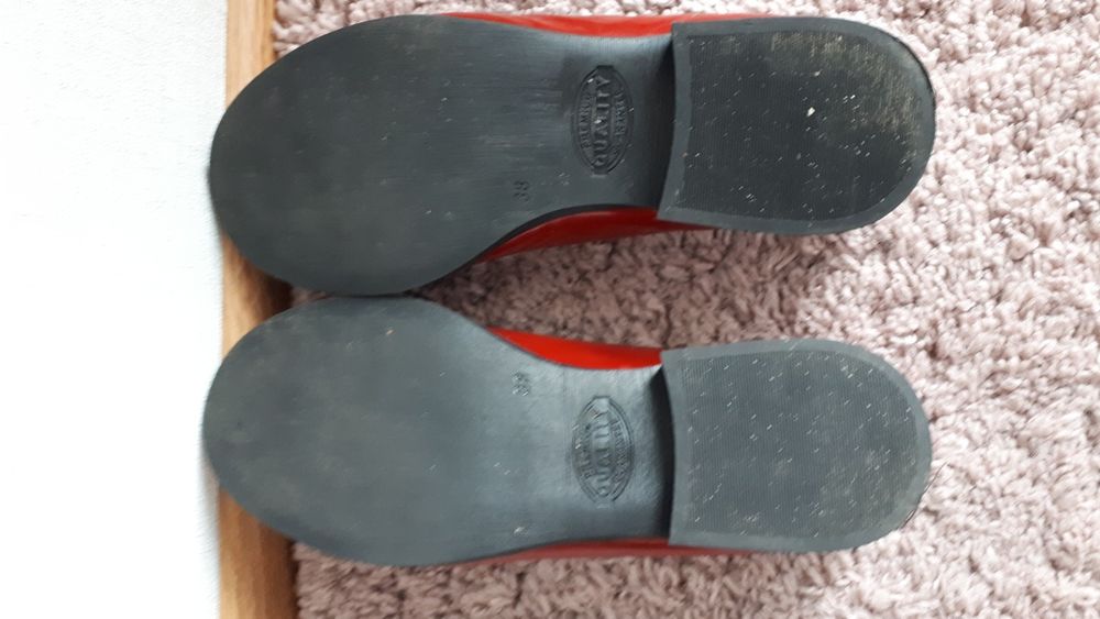 Продам шкіряні туфлі, лофери, балетки 38