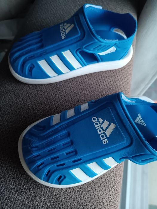 Sandalias adidas criança azuis