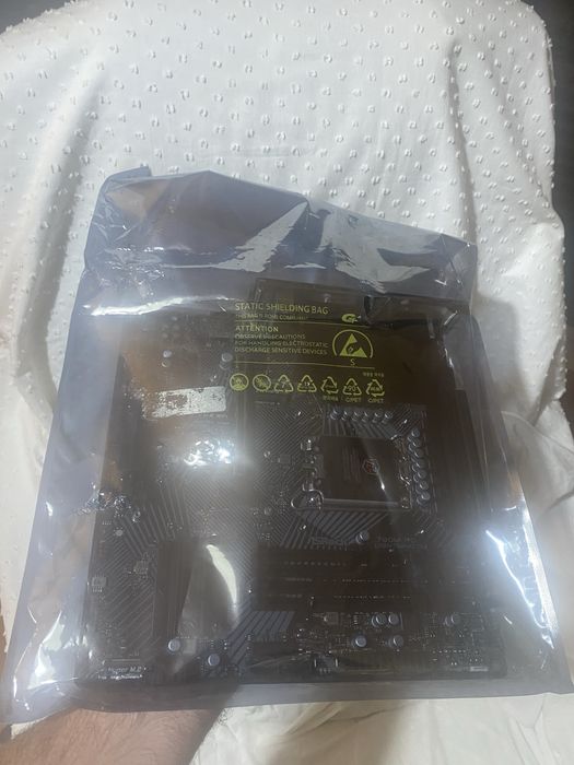 Asrock Z790m pg lightning ddr4