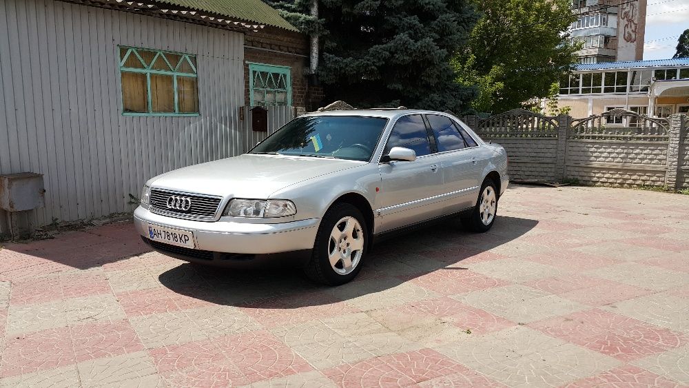 Продам Audi A8 D2