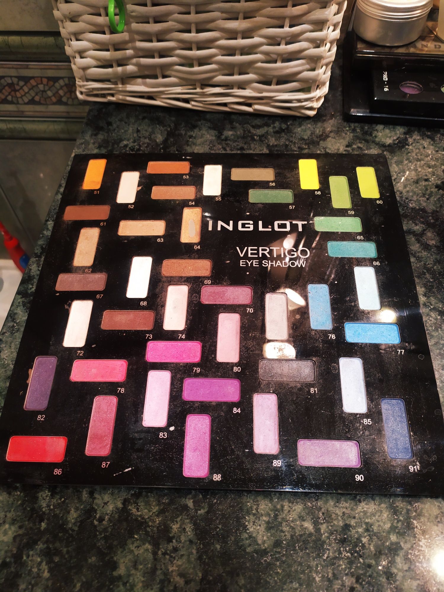 Paleta cieni Inglot dużo kolorów