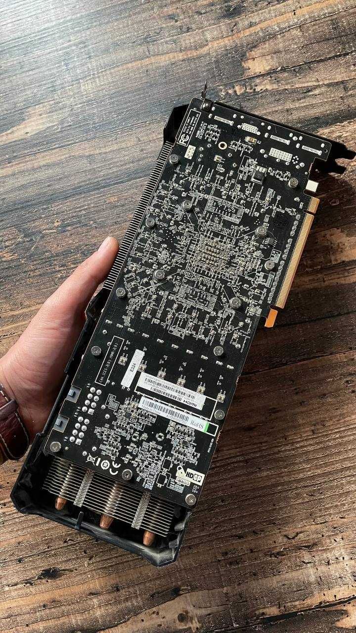 Відеокарта Sapphire R9 390 8 gb AMD