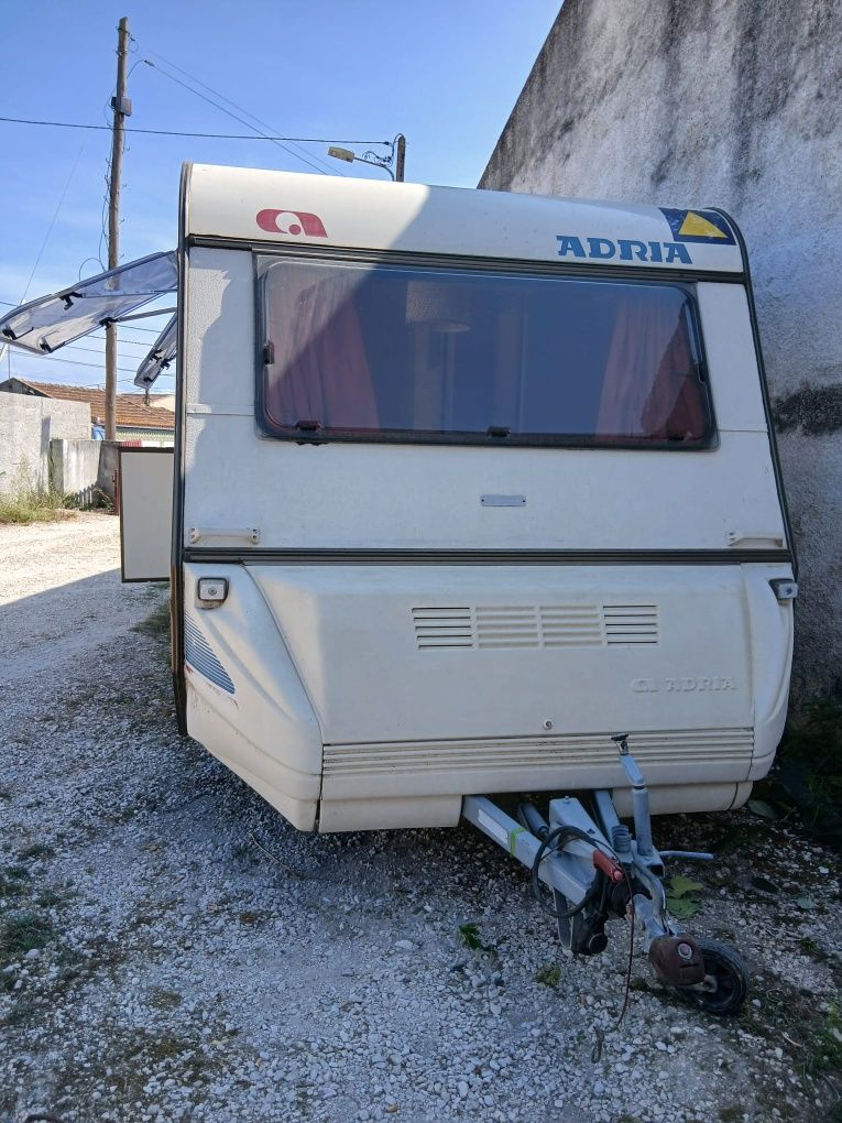 Caravana Painel solar e duche