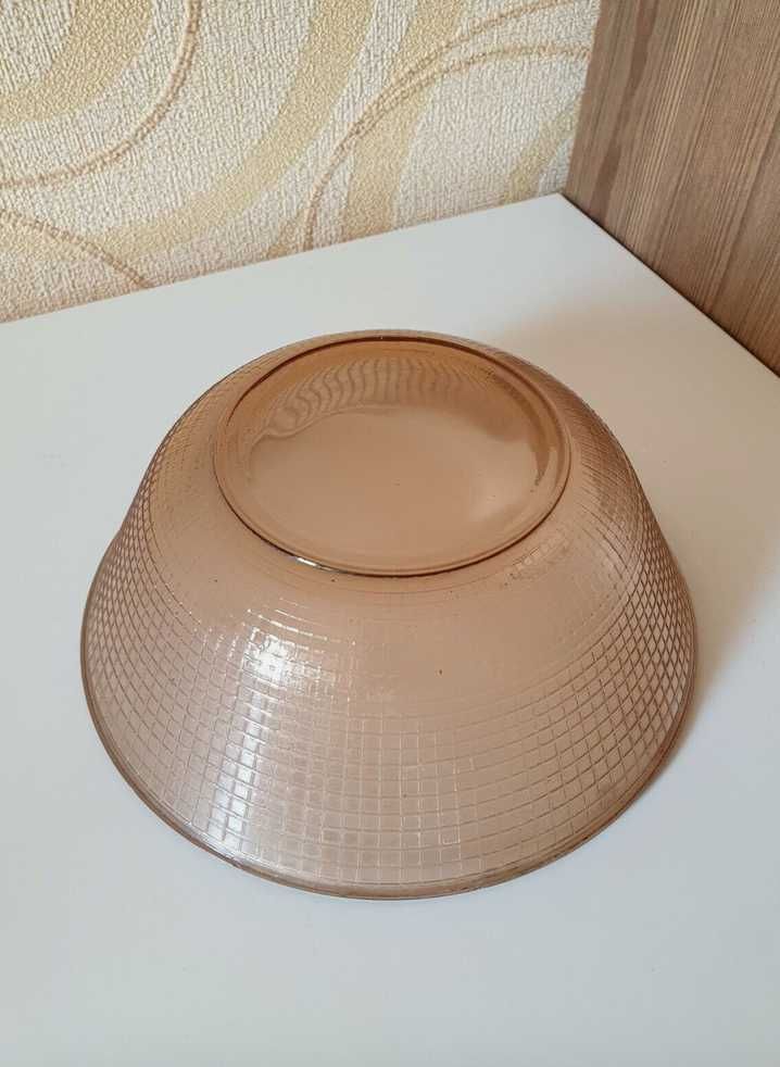 Винтажная советская тарелка для салата коричневое стекло СССР