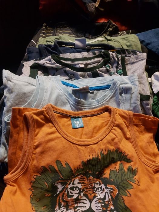 Koszulki chlopiece r.110 6szt