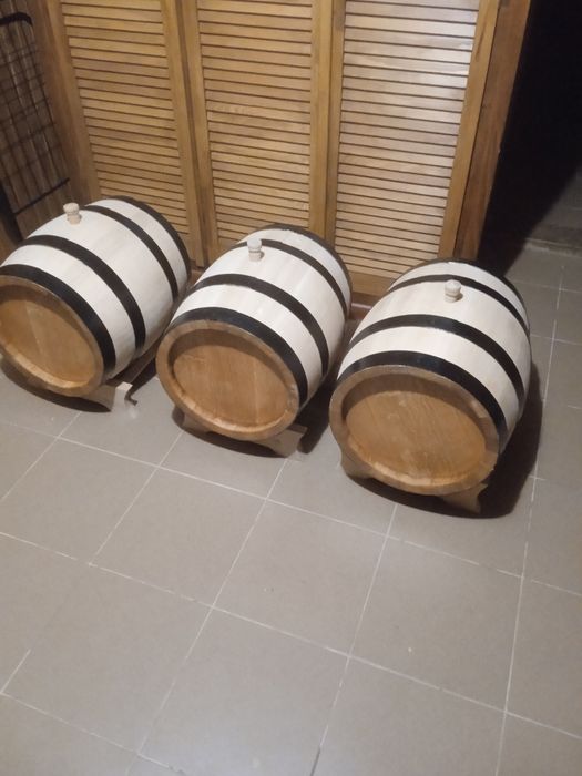 Виготовляю бочки з дуба,акації,шовковиці,черешні.Будь-якого розміру.