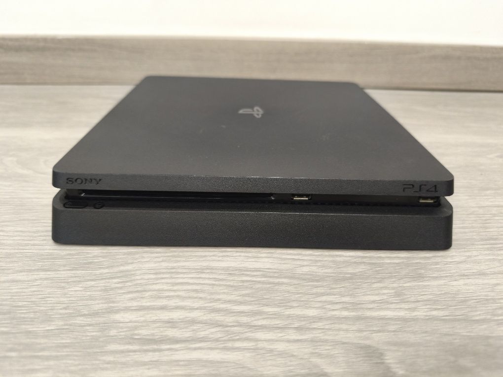 PlayStation 4 Slim
