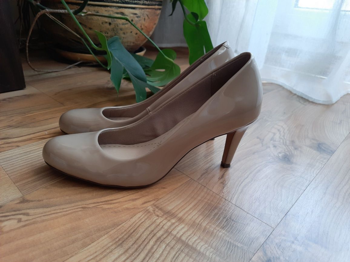 Szpilki Clarks 38 skóra jak nowe