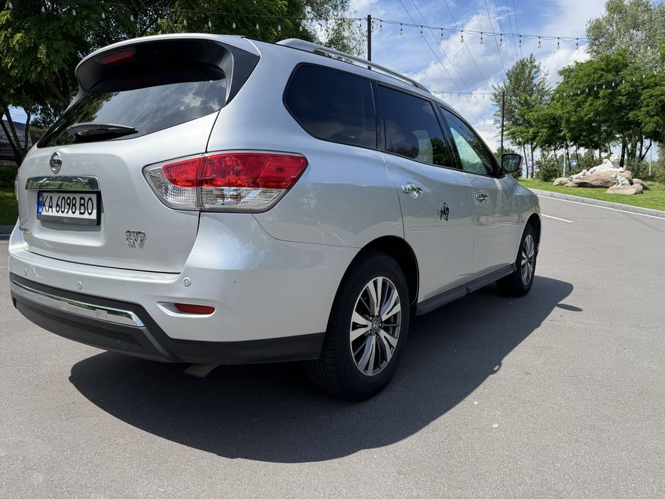 Nissan Pathfinder 2017 року на 4х4