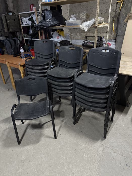 Продам офисные стулья БУ