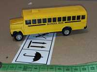 Model amerykańskiego autobusu szkolnego ok 14 cm
