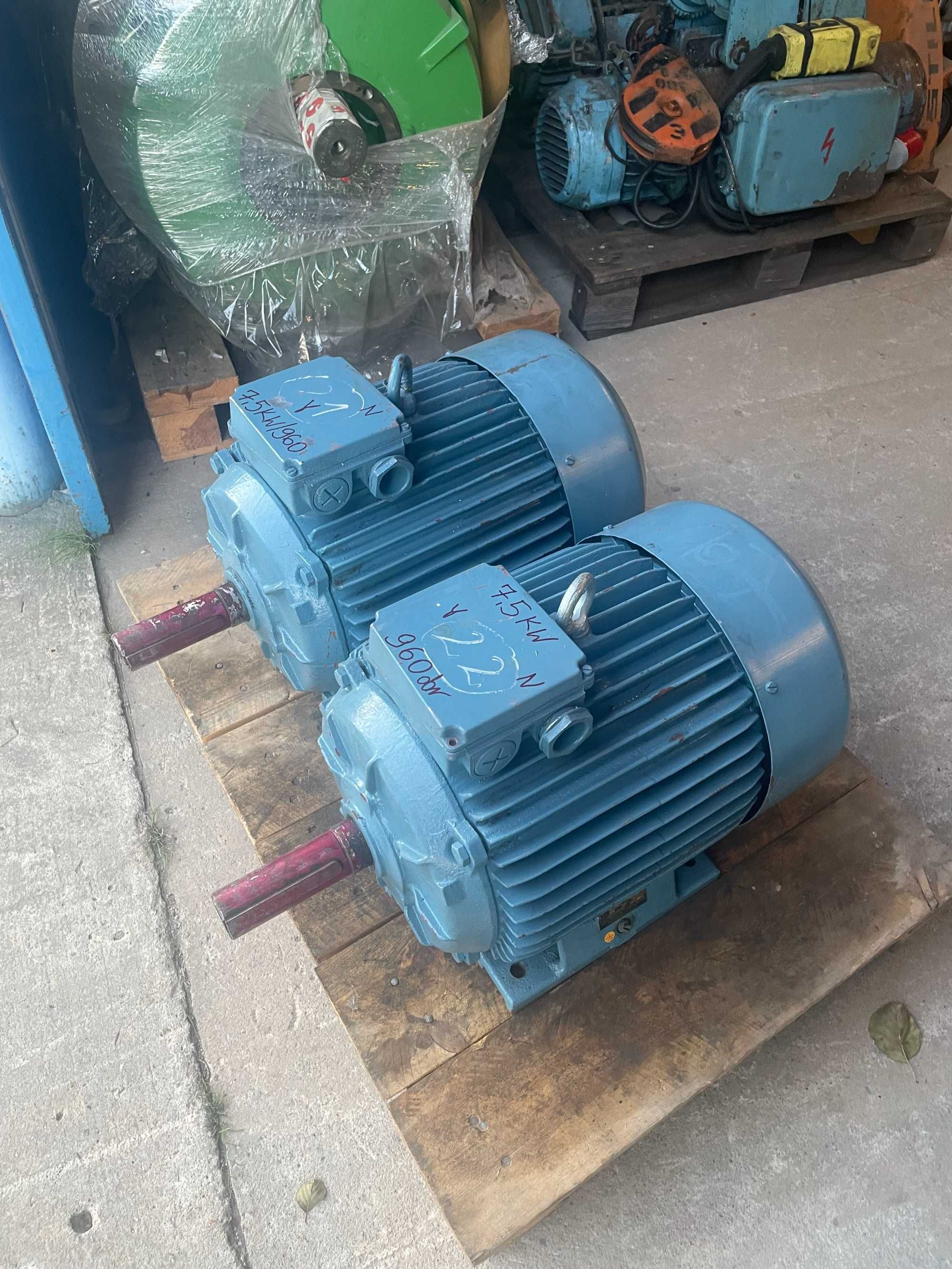 Silnik elektryczny 7,5kw 900obr/min 2 sztuki NOWE Indukta (siemens)