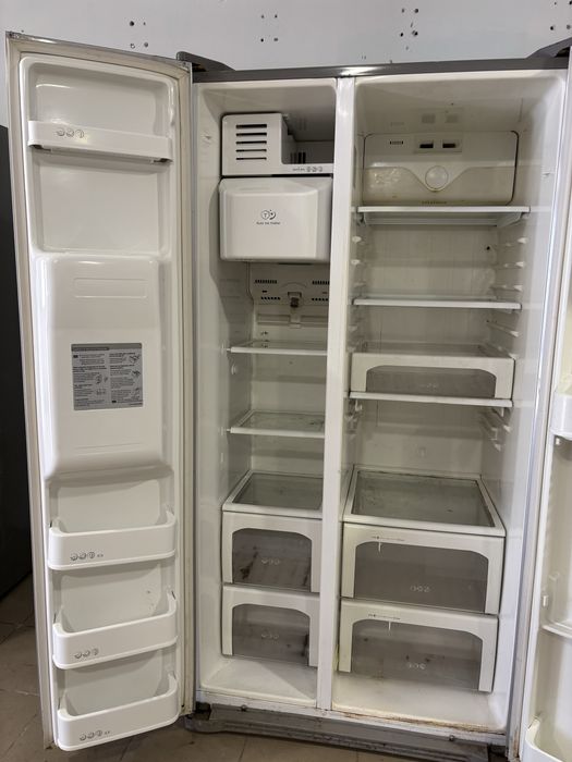 Великий та місткий холодильник LG з Европи Перевірений у наявності