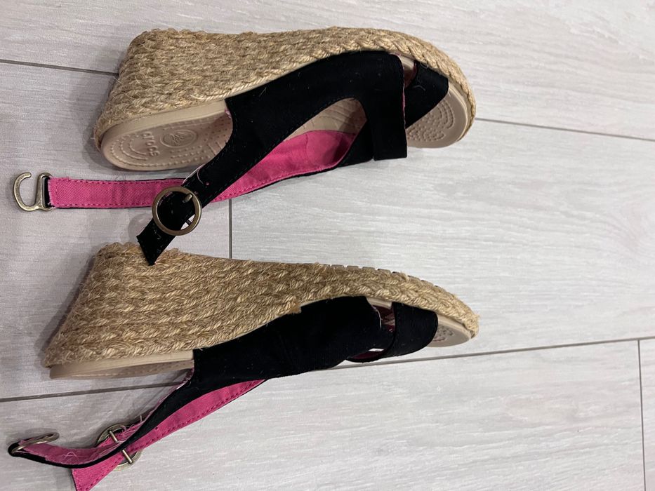 Босоніжки жіночі crocs