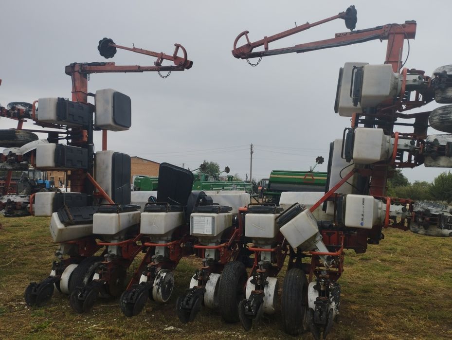Сівалки точного висіву Massey Ferguson -MF555 12R
