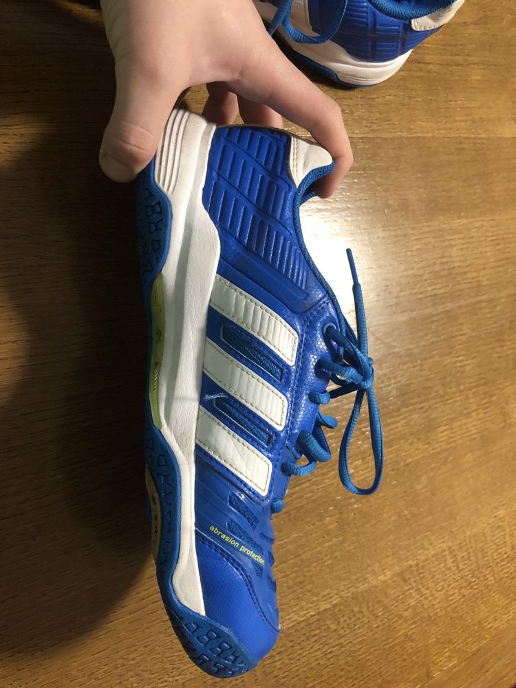 Кросівки adidas