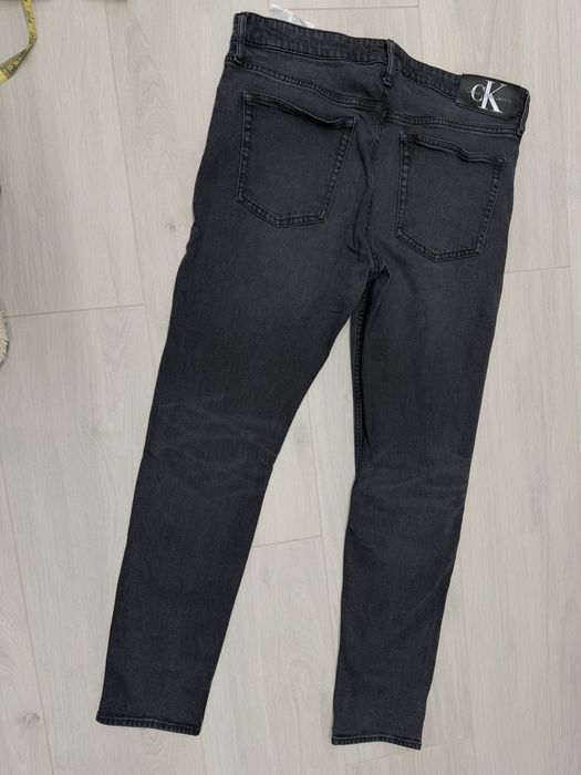 Продам Джинсы Calvin Klein