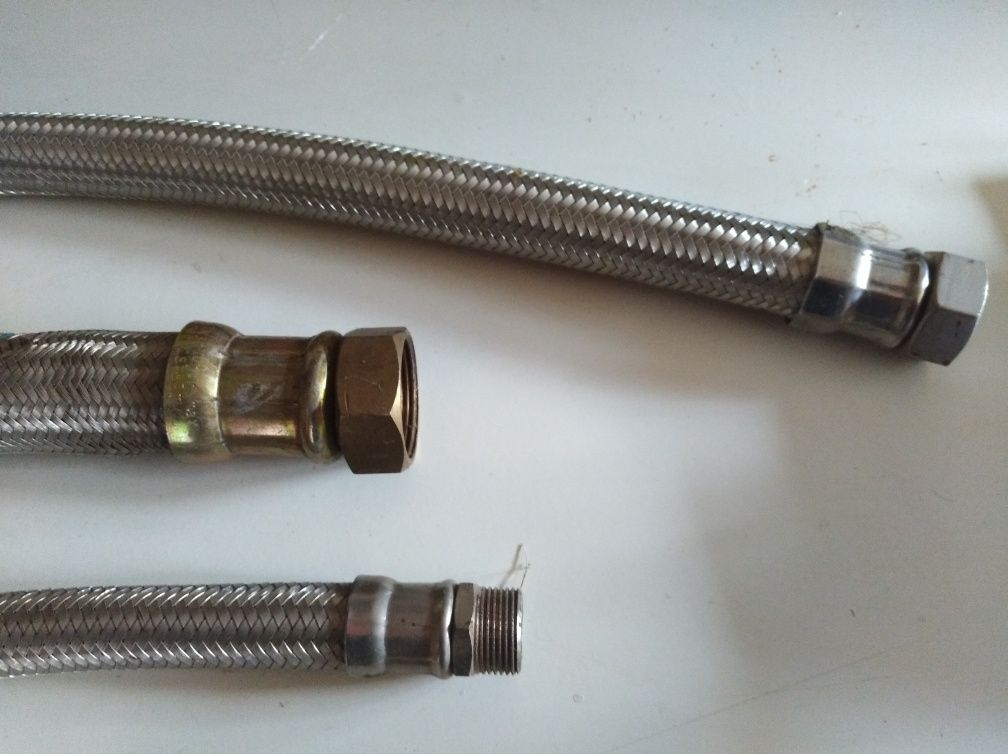 Weze grube w oplocie. 50-70 cm grubosc ok 4 i 3 cm.