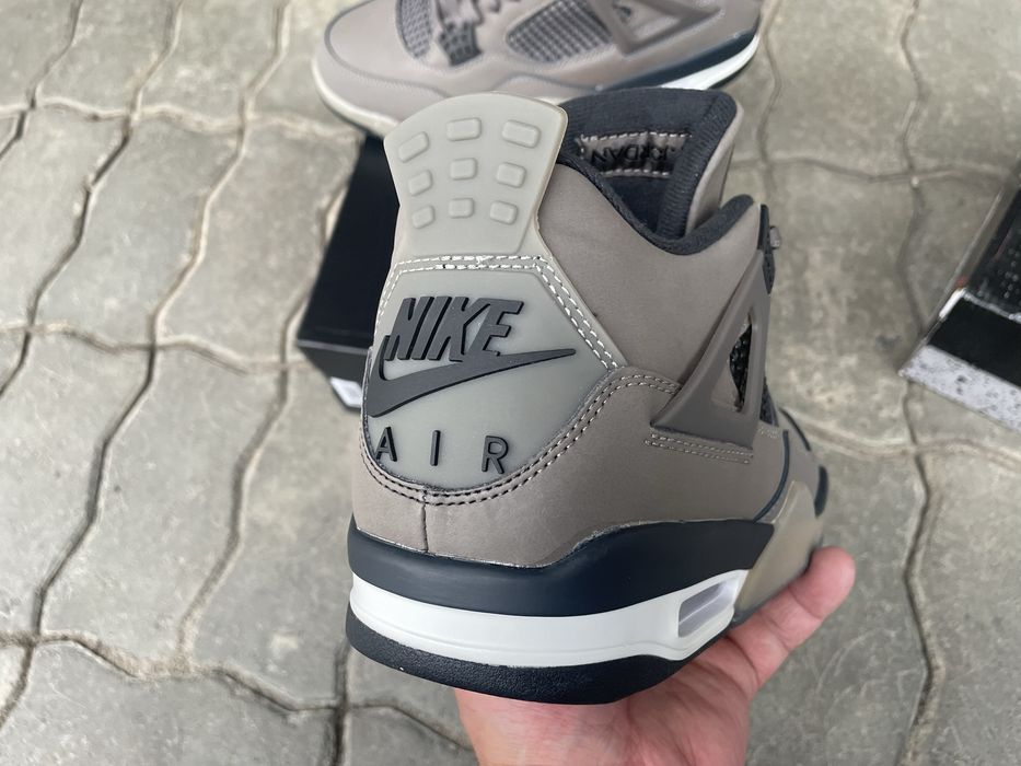 Jordan 4 Retro “Cave Stone” в наявності