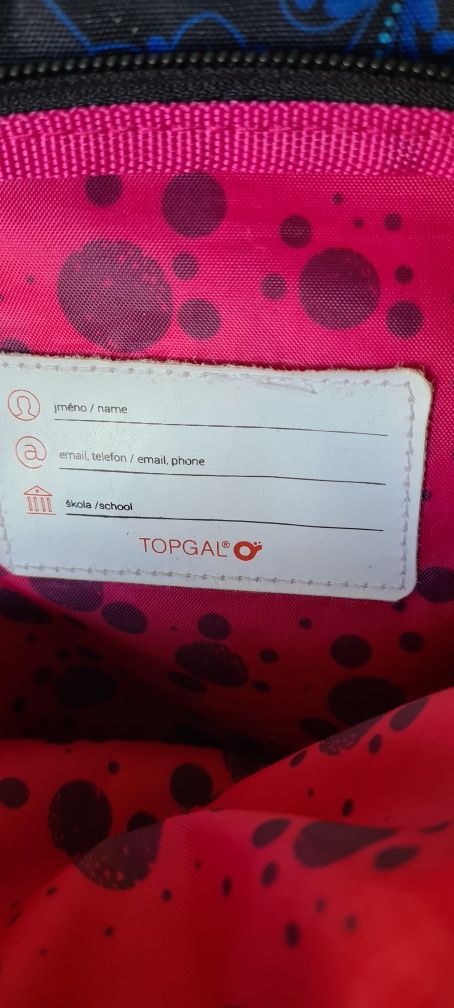 Tornister TOPGAL koliber 5 kieszeni, usztywnienie