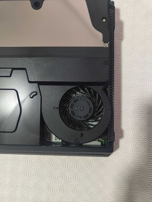 PS4 PRO 1TB + 1 Comando + +230 Jogos AAA!