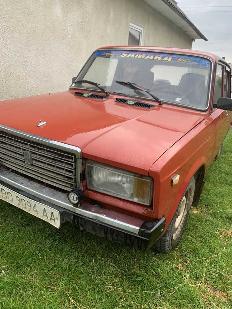 Автомобіль ваз 2107