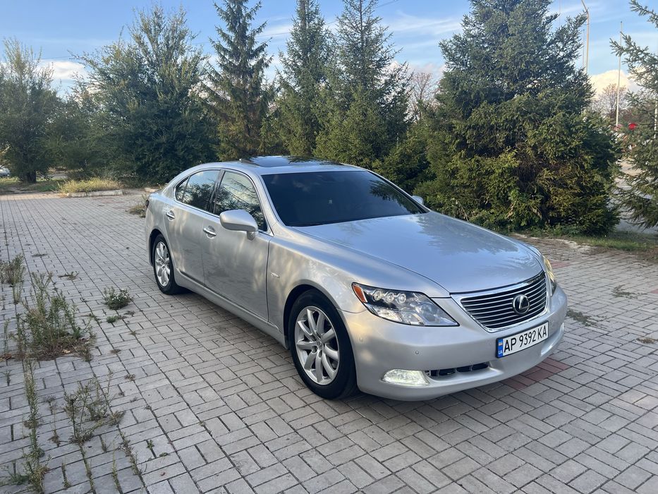 Продам,Лексус лс 460/газ бензин.