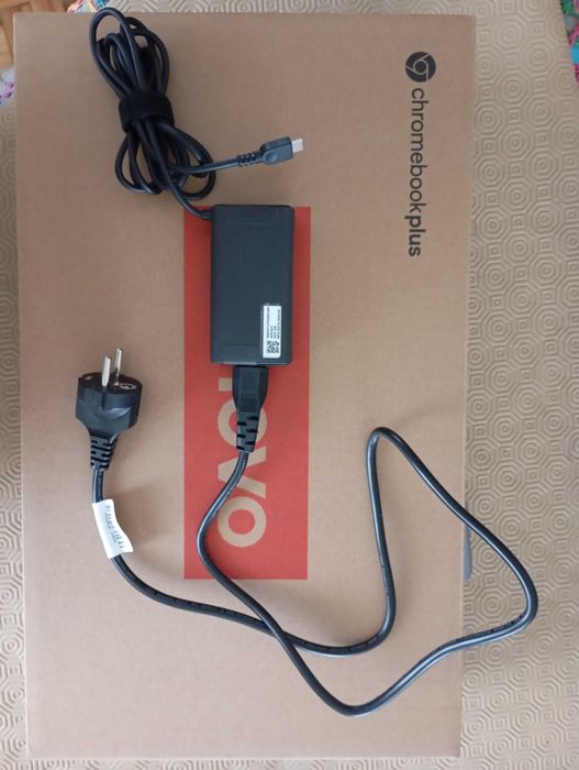 Chromebook plus Lenovo Novo