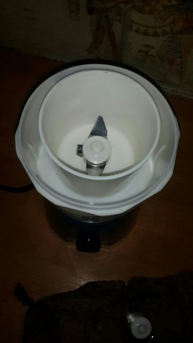 М'ясорубка, соковижималка