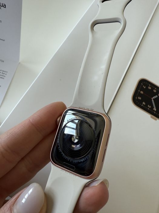 Годинник apple watch se 40 mm gold