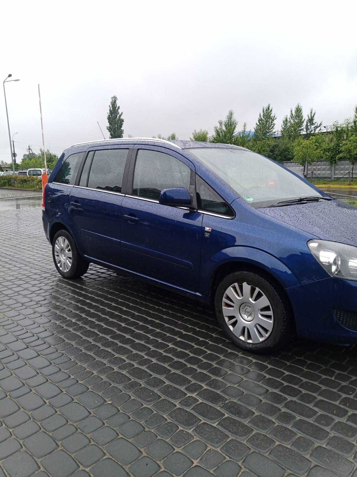 Opel zafira 2010 рік 1.6 газ-бензин