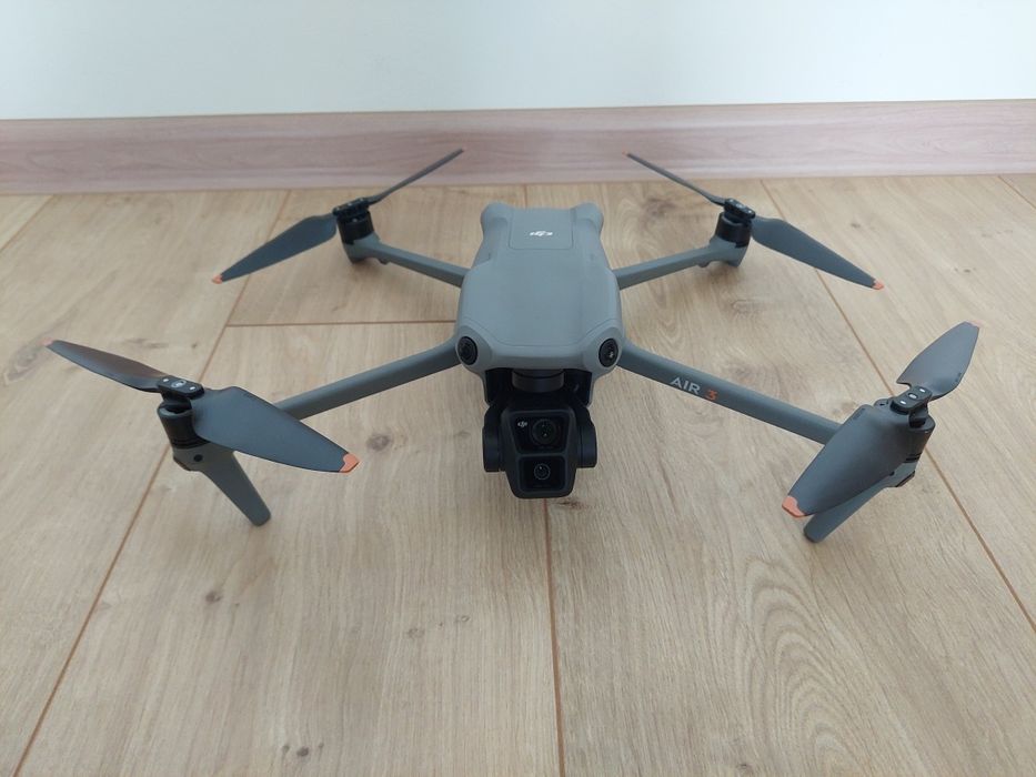 Квадрокоптер  DJI Air 3