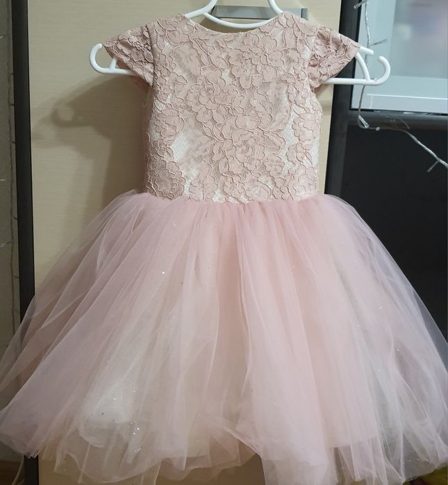 Платье на девочку, бальное платье