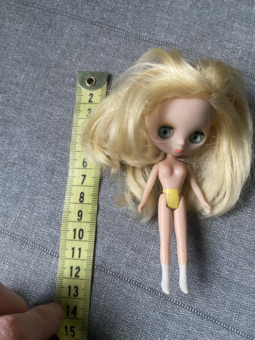 Laleczka mini blythe blond Hasbro