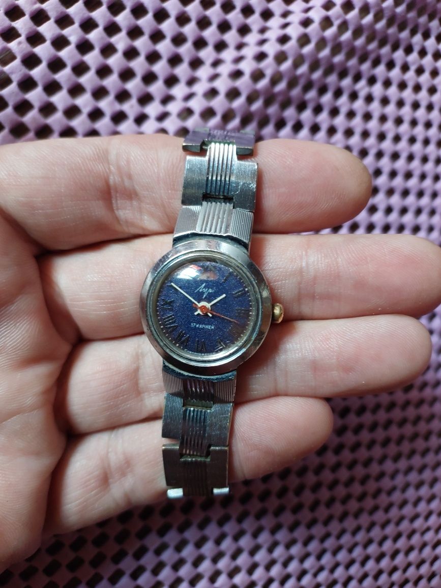 Часы механические Луч женские СССР 17 камней с браслетом под ремонт