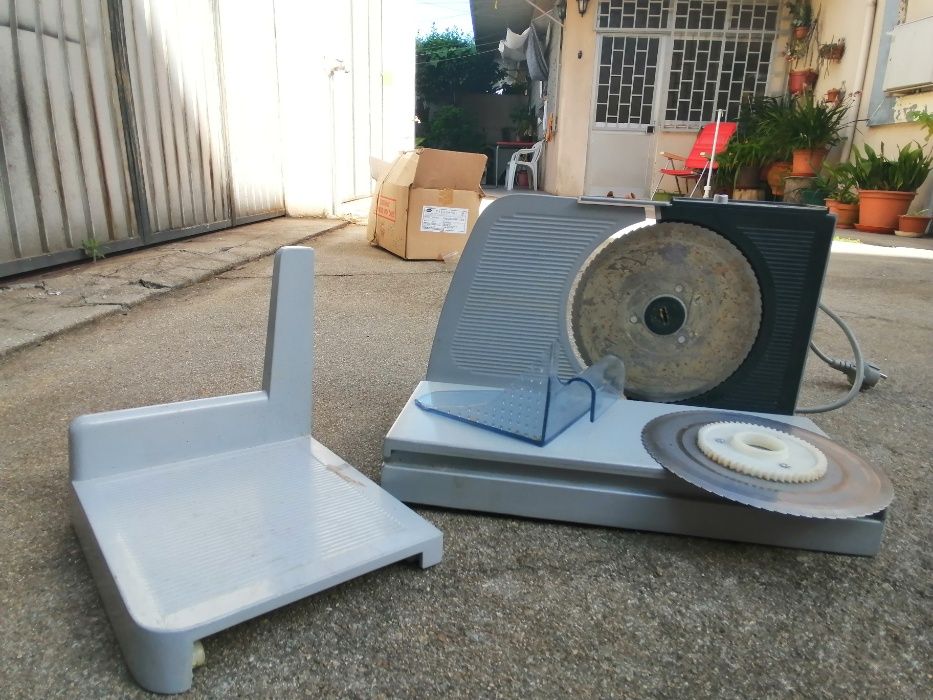 Máquina de cortar fiambre /Fiambreira Doméstica