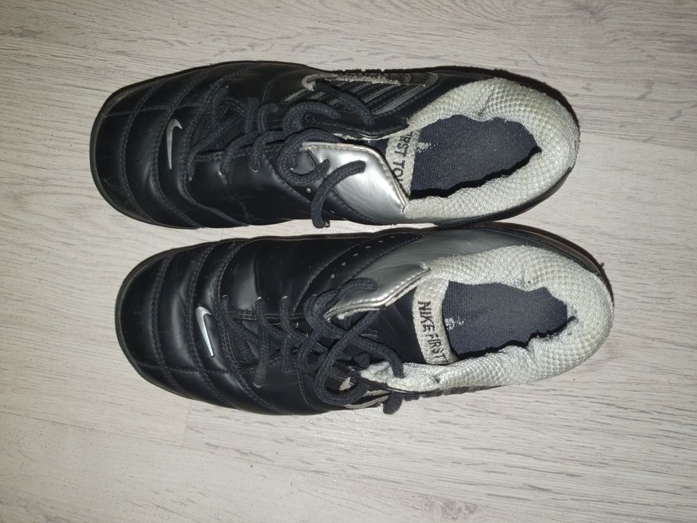 Buty dziecięce Nike rozmiar 33