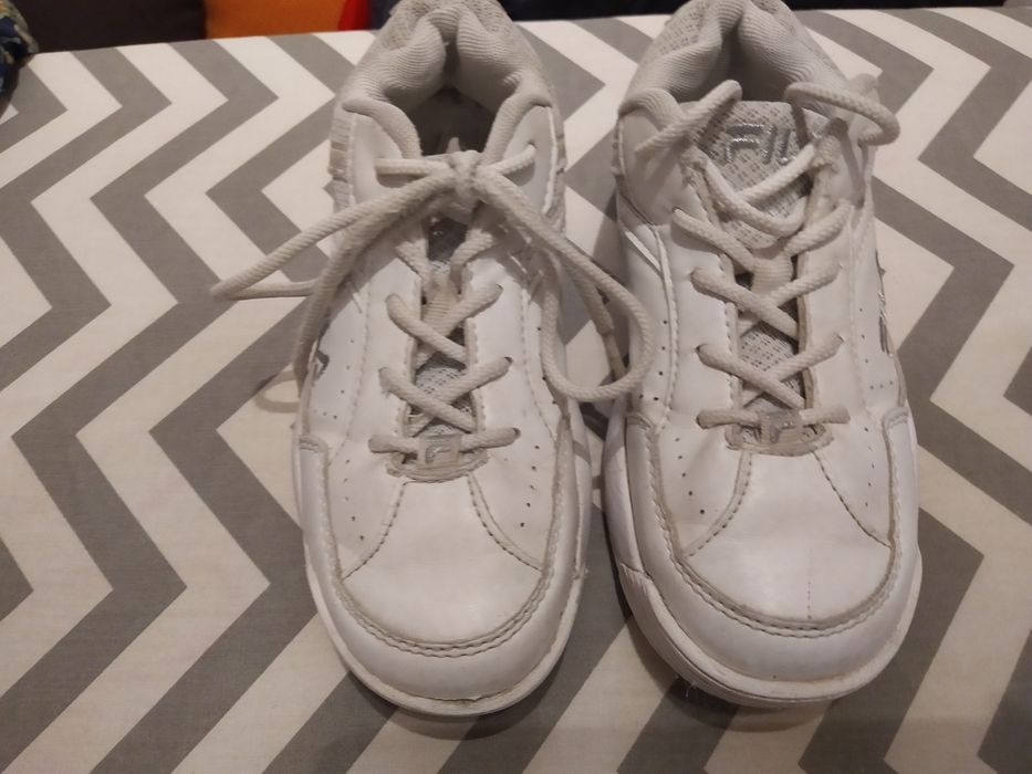 Ténis marca Fila 32