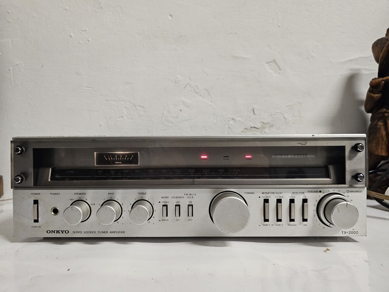 Stereo Amplituner Onkyo TX-2000, 2*40 Wat+1