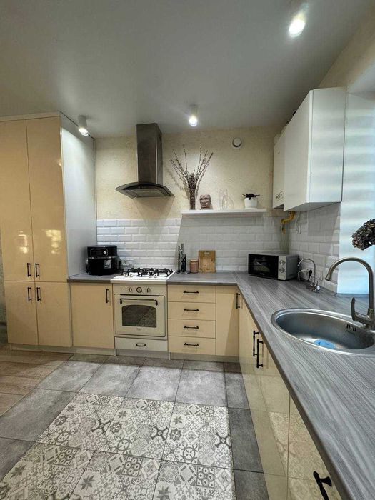 Продаж дуплекса з ремонтом в Хуторку