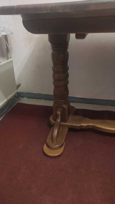 Стіл дерев'яний і 4 стільці