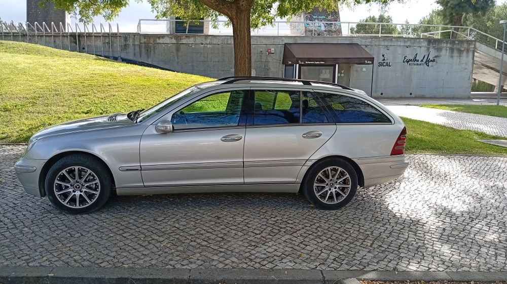 Mercedes Benz 220 cdi