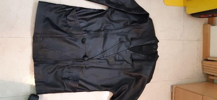 Vendo Casaco em pele genuína, de senhora