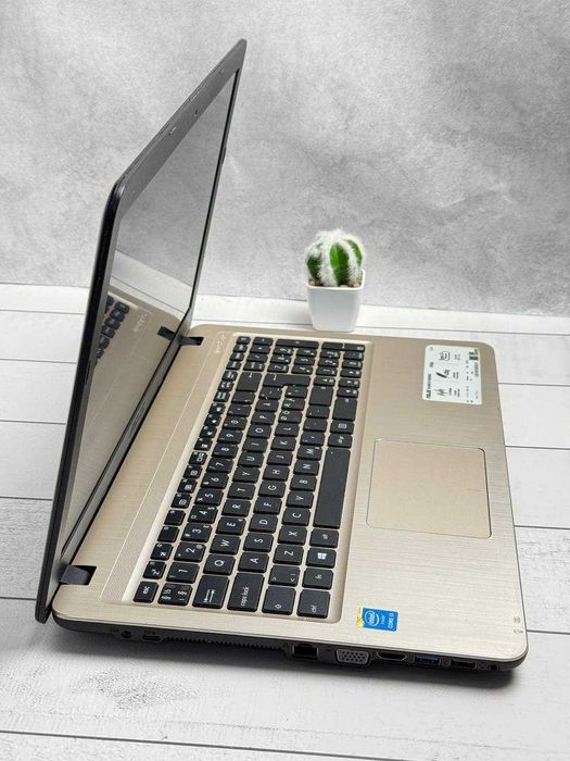 Asus F540L i3-5005 8ram ssd 128 Full HD  15.6