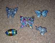 Pregadeira, alfinete, broche, borboleta, elefante, peixe, brilhantes ,