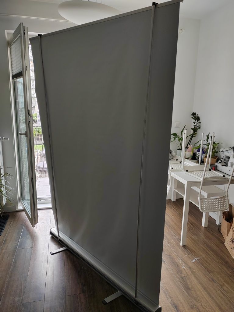 Ekran pod projektor lub tło do kamery